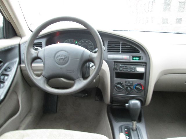 Hyundai Elantra 2001 photo 4