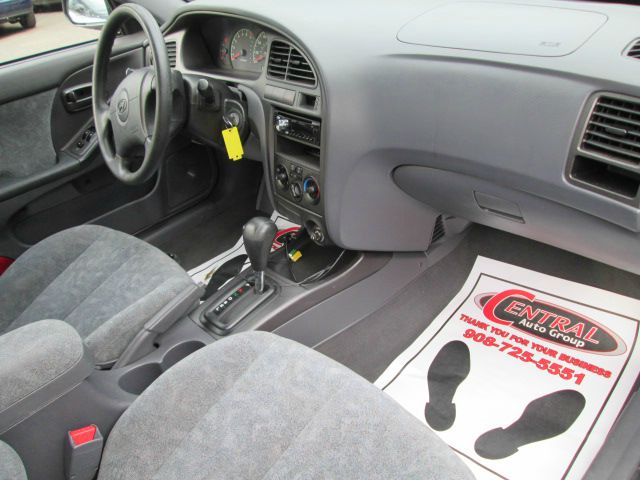 Hyundai Elantra 2001 photo 4