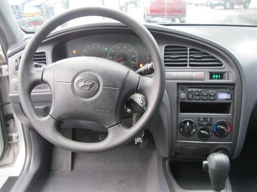 Hyundai Elantra 2001 photo 3