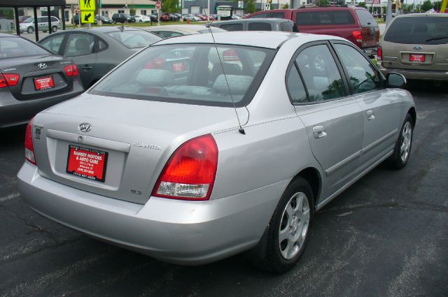 Hyundai Elantra 2001 photo 2