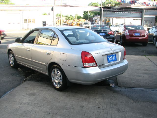 Hyundai Elantra 2001 photo 2