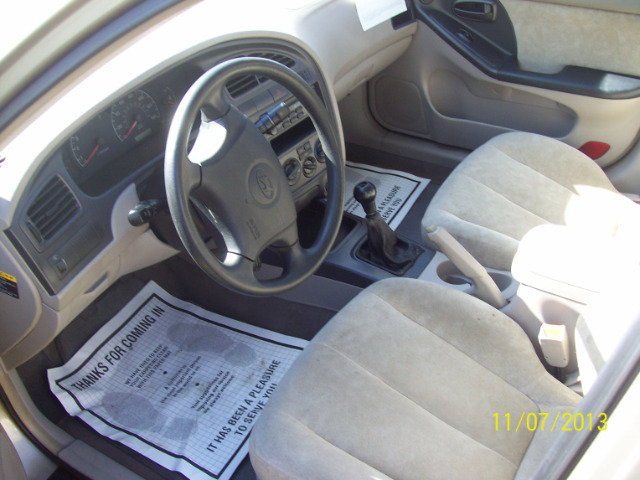 Hyundai Elantra 2002 photo 3