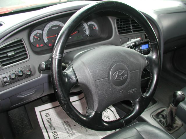 Hyundai Elantra 2002 photo 14