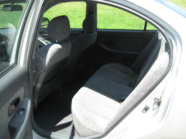 Hyundai Elantra 2002 photo 3