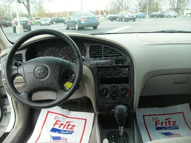 Hyundai Elantra 2002 photo 4