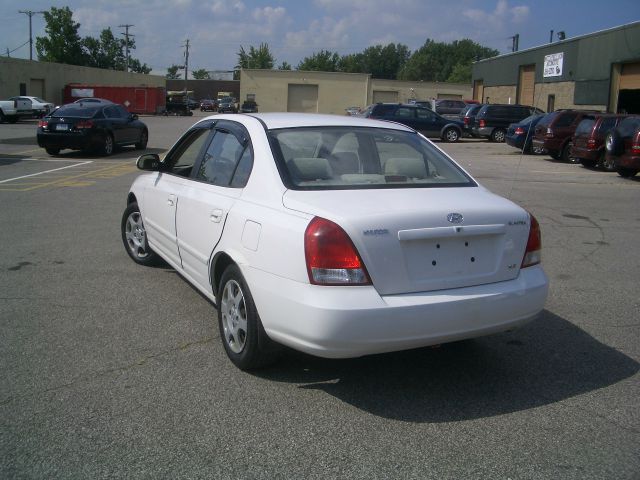 Hyundai Elantra 2002 photo 1