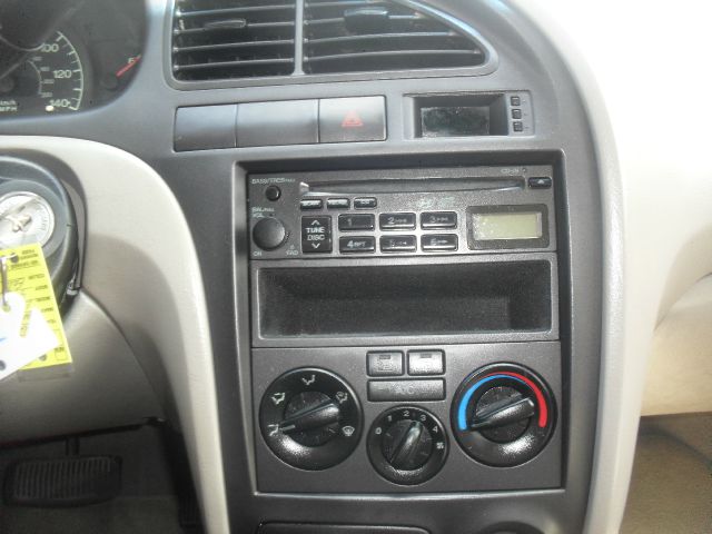 Hyundai Elantra 2002 photo 2