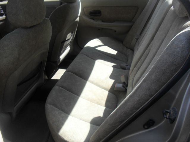 Hyundai Elantra 2002 photo 3