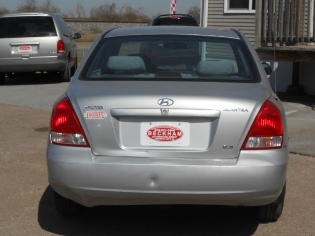 Hyundai Elantra 2002 photo 1