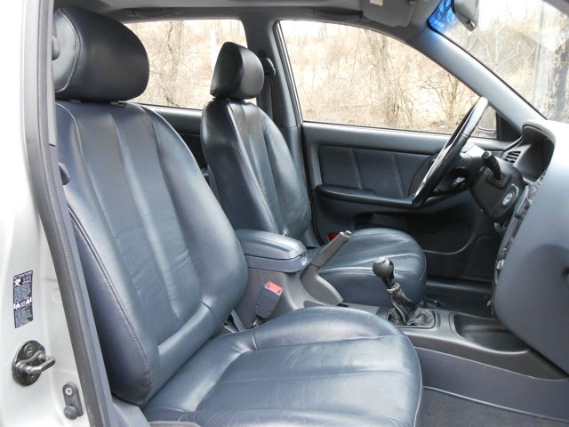 Hyundai Elantra 2002 photo 1