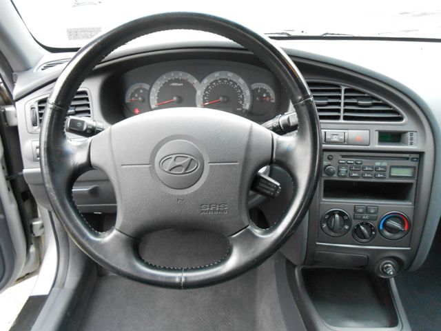 Hyundai Elantra 2002 photo 4