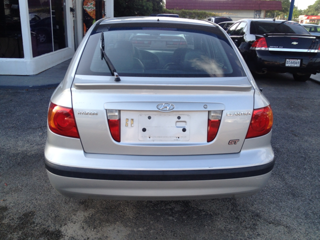Hyundai Elantra 2003 photo 2