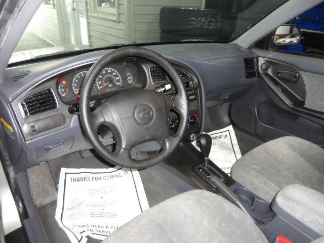 Hyundai Elantra 2003 photo 2