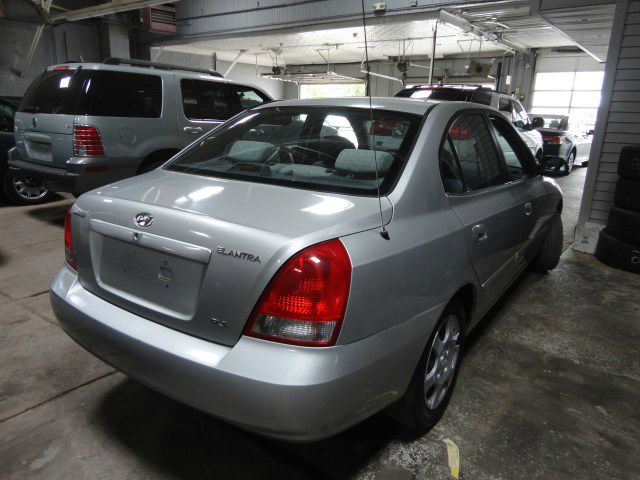 Hyundai Elantra 2003 photo 3