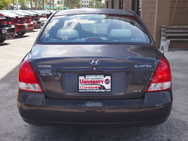 Hyundai Elantra 2003 photo 4