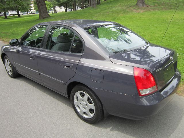 Hyundai Elantra 2003 photo 12
