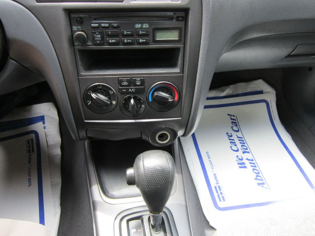 Hyundai Elantra 2003 photo 8