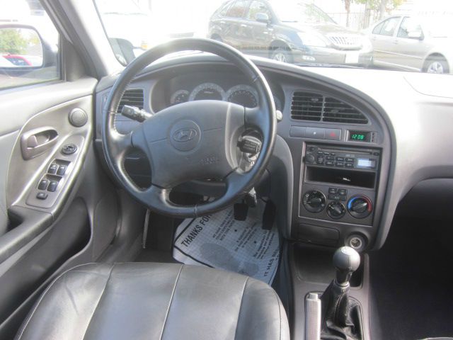 Hyundai Elantra 2003 photo 3