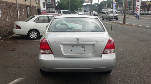 Hyundai Elantra FWD 4dr Sport Sedan