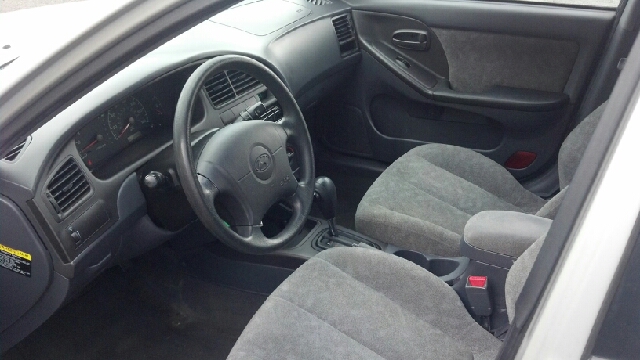 Hyundai Elantra 2003 photo 2