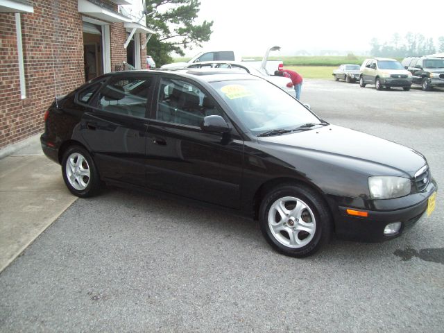 Hyundai Elantra 2003 photo 2