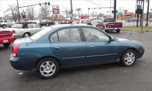 Hyundai Elantra 2003 photo 2