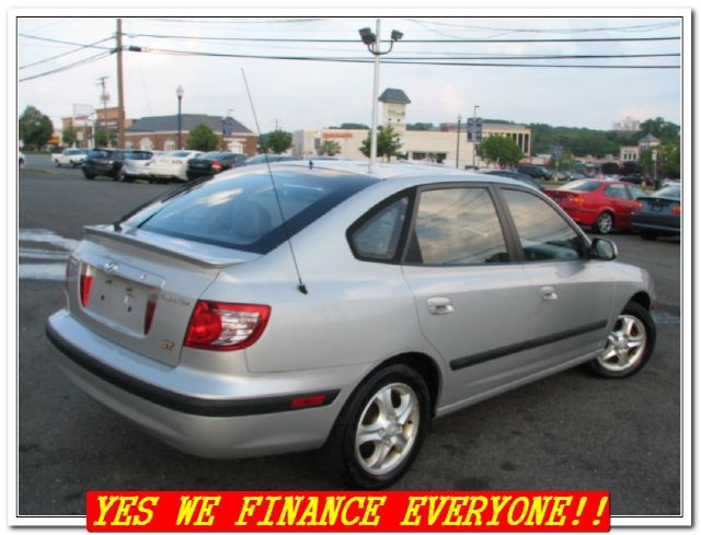 Hyundai Elantra 2004 photo 16