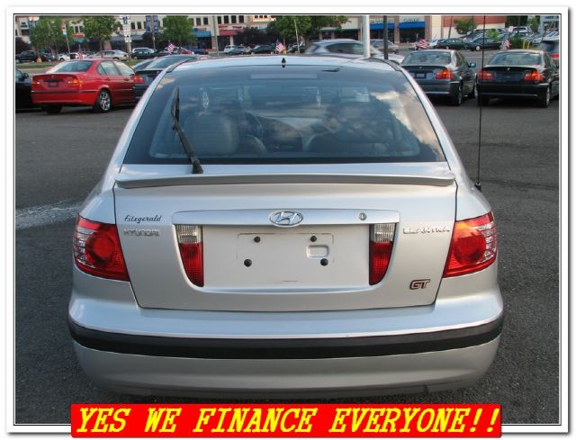 Hyundai Elantra 2004 photo 5