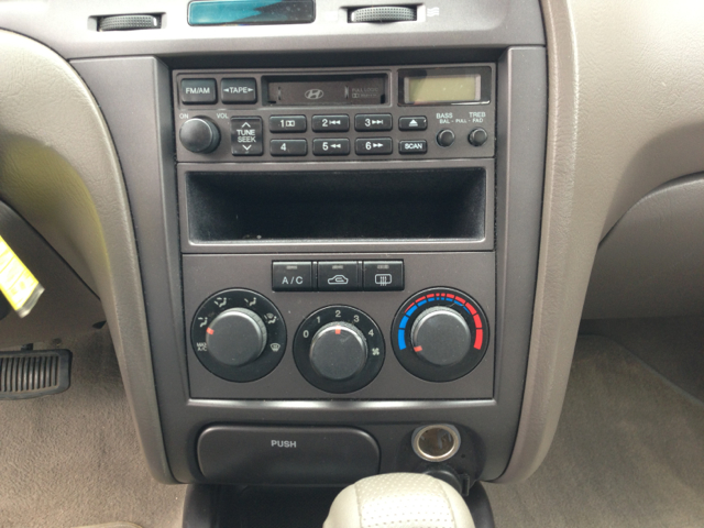 Hyundai Elantra FWD 4dr Sport Sedan