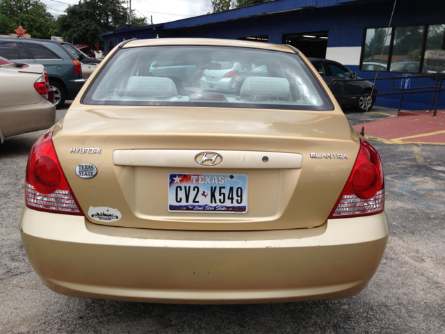 Hyundai Elantra 2004 photo 6