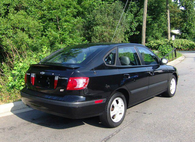 Hyundai Elantra 2004 photo 2