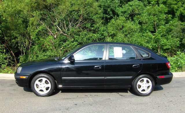 Hyundai Elantra 2004 photo 3