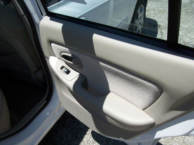 Hyundai Elantra 2004 photo 2