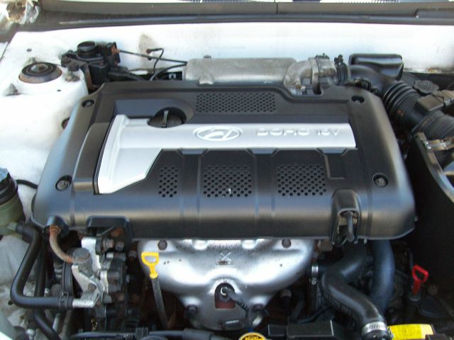 Hyundai Elantra 2004 photo 3