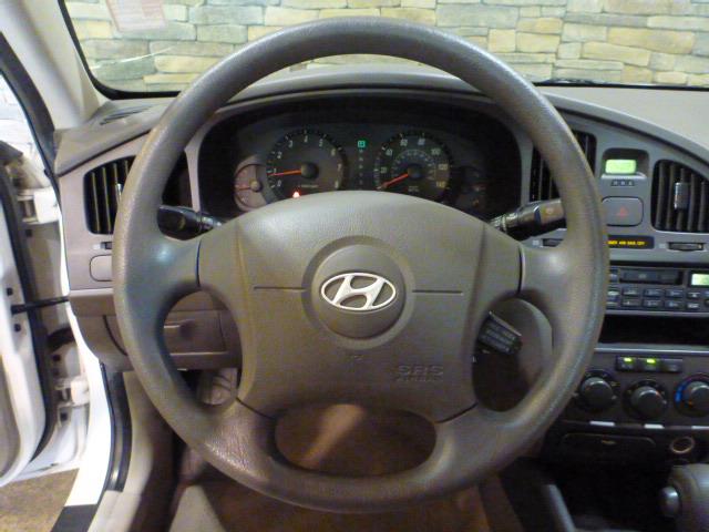 Hyundai Elantra 2004 photo 12