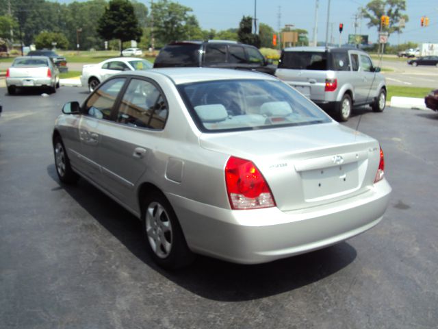 Hyundai Elantra 2004 photo 1