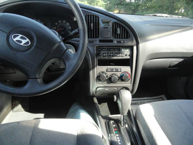 Hyundai Elantra 2004 photo 6