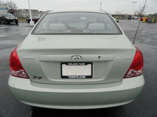 Hyundai Elantra 2004 photo 1