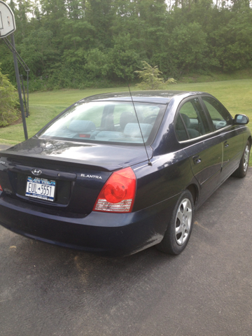 Hyundai Elantra 2004 photo 2