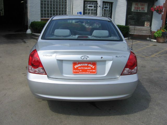 Hyundai Elantra 2004 photo 4