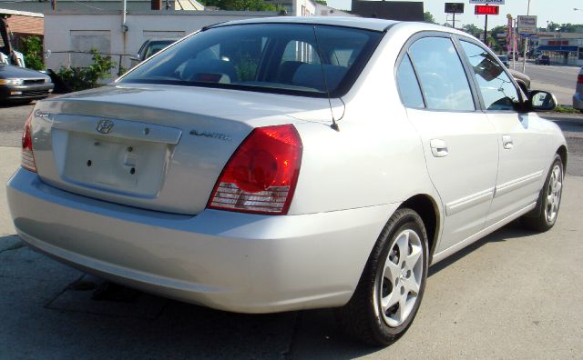Hyundai Elantra 2004 photo 13