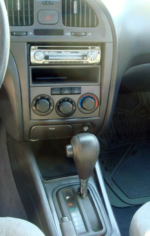 Hyundai Elantra 2004 photo 15