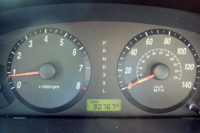 Hyundai Elantra 2004 photo 6