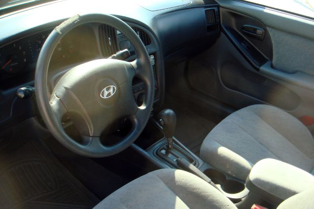 Hyundai Elantra 2004 photo 8