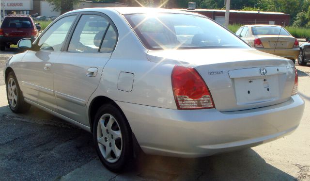 Hyundai Elantra 2004 photo 9