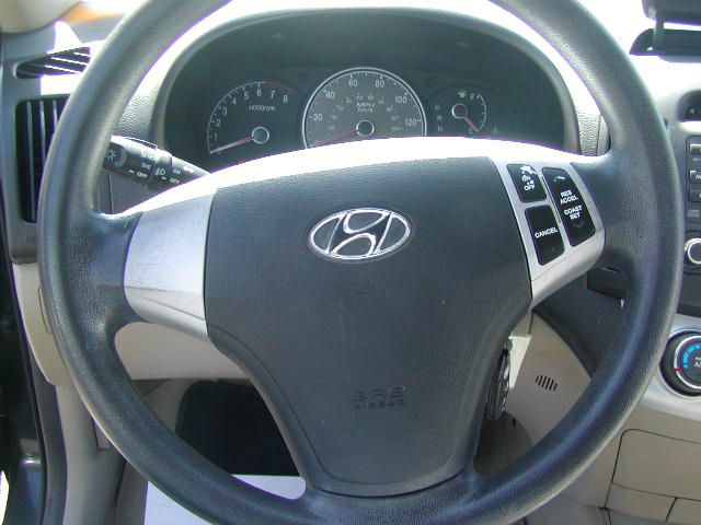 Hyundai Elantra 2004 photo 3