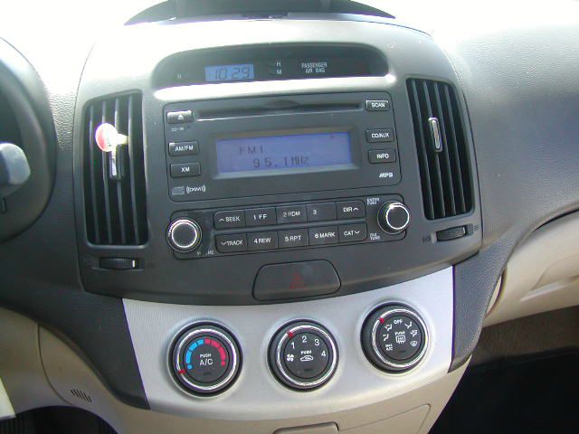 Hyundai Elantra 2004 photo 4
