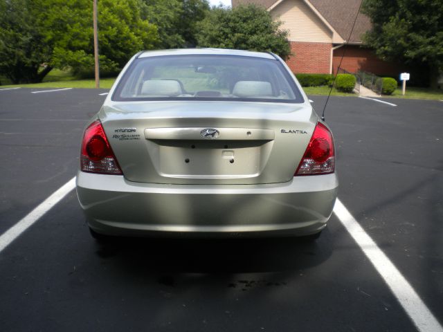 Hyundai Elantra FWD 4dr Sport Sedan