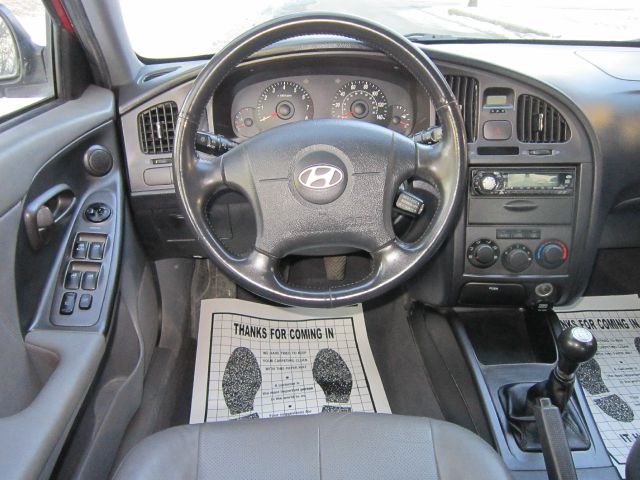 Hyundai Elantra 2004 photo 1