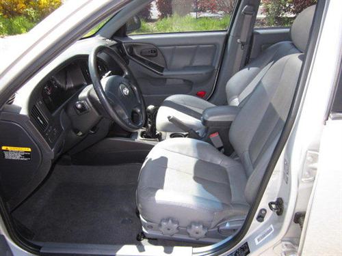 Hyundai Elantra 2004 photo 1